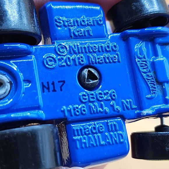 2018 Hot Wheels Mario Kart 1:64 Die-Cast Cars Donkey Kong Mario Toad Nintendo - Picture 3 of 6